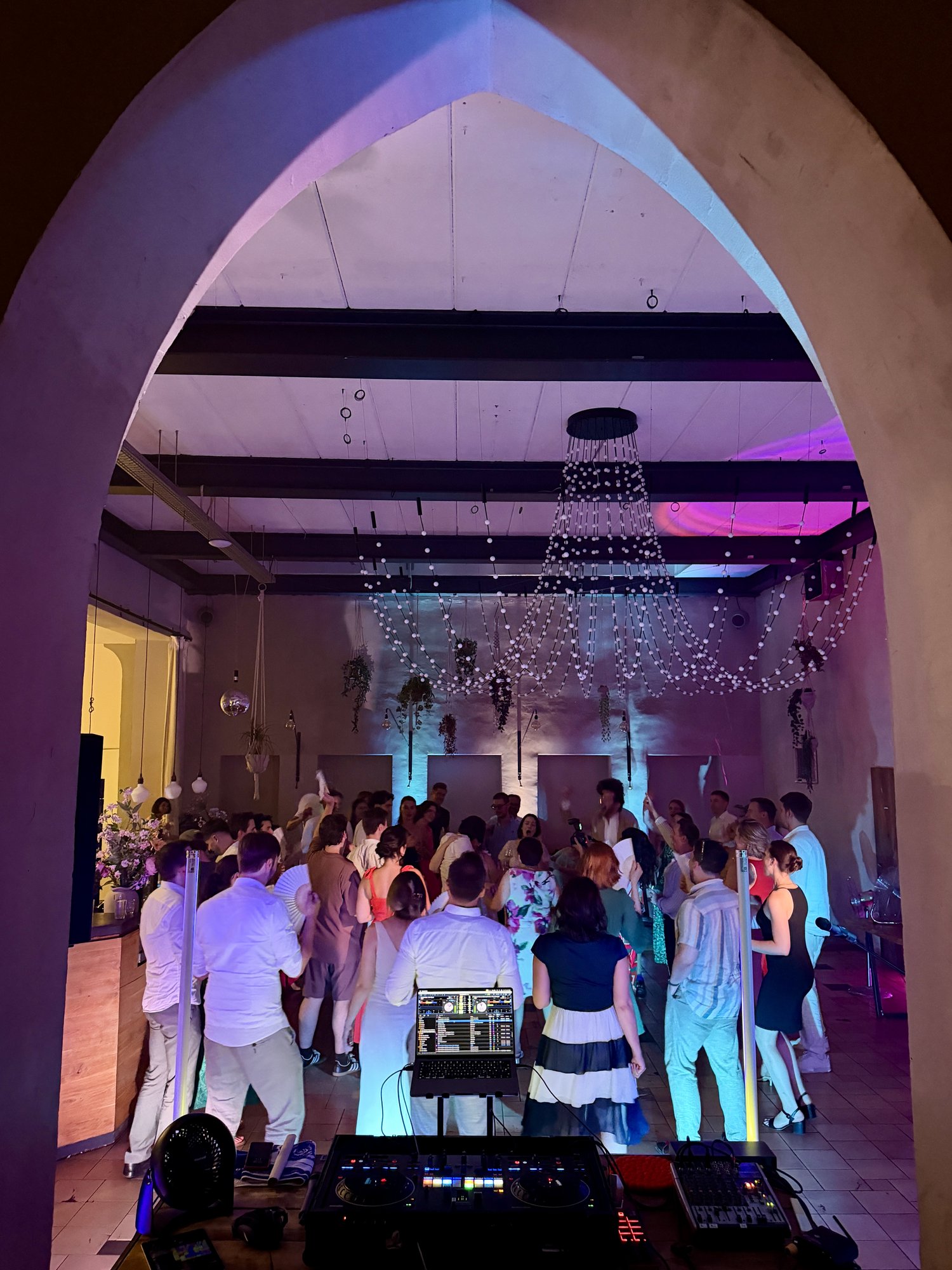 DJ oder Band für die Hochzeit – Hochzeits-DJ Berlin